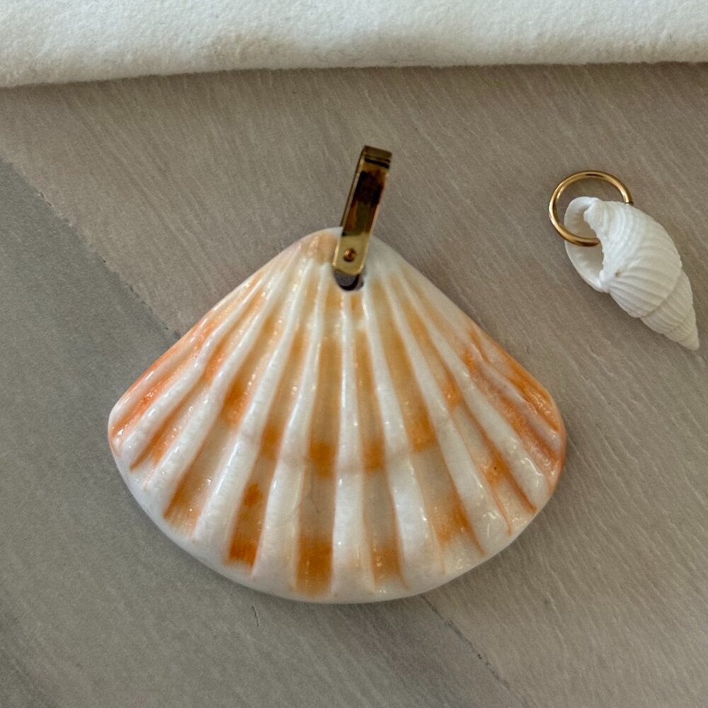 Shakti Jewelry Coral Shell Pendant $138 - Picture 3 of 4